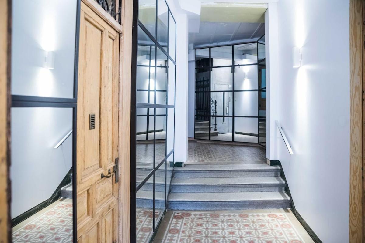 Ap Edificio Embajadores -No Ascensor- Мадрид Екстериор снимка
